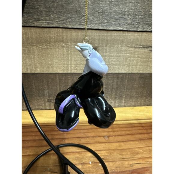 Disney Villains Storybook Christmas Ornament Ursula Little Mermaid - Picture 2 of 3